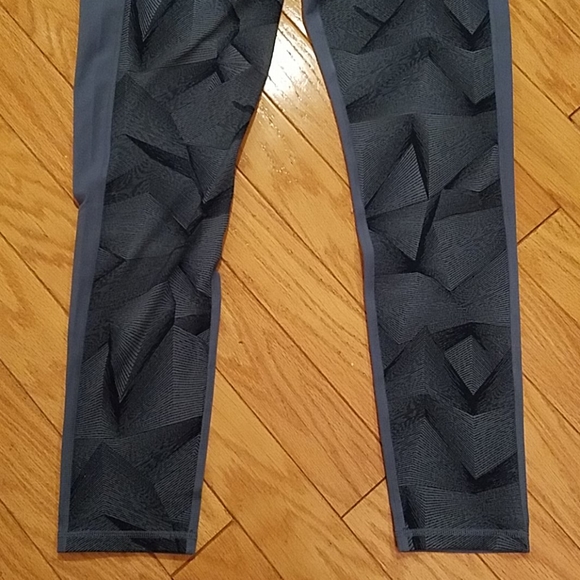 NWT Under Armour leggings - Picture 4 of 9